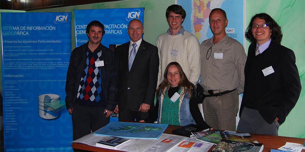 Staff representante del Instituto Geográfico Nacional