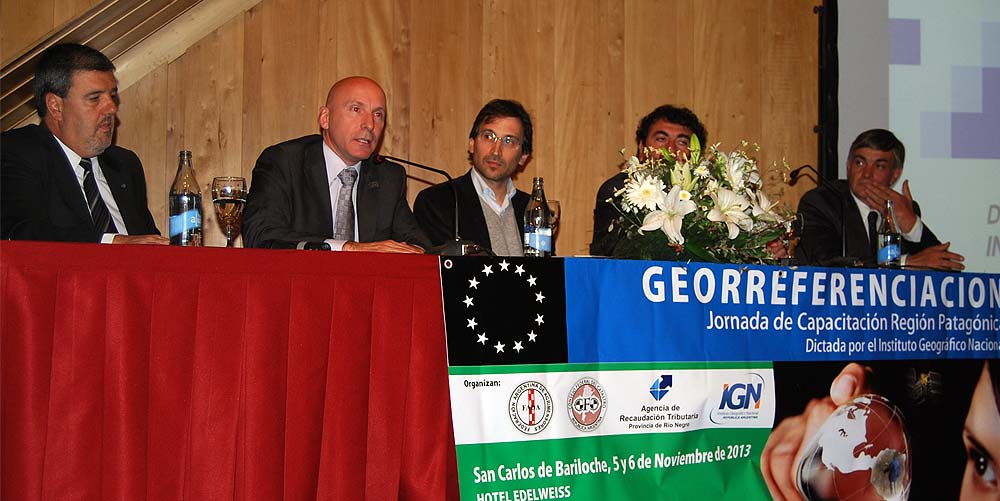 En el acto inaugural de la jornada estuvieron presentes el Director del IGN, Agrim. Sergio Rubén Cimbaro, el presidente de la FADA, Agrim. César M.  Garachico, y el presidente del CFC, Ing. Agrim. Fernando Daniel Nasisi.