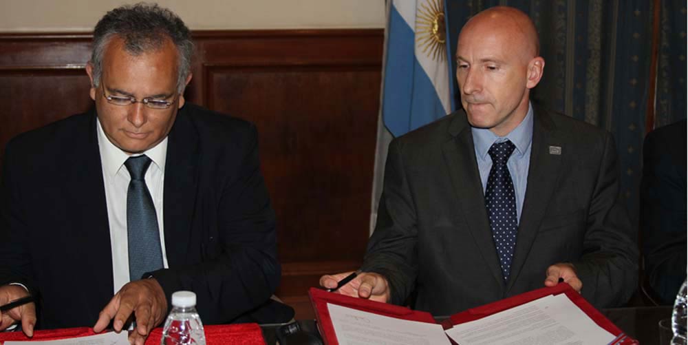 El Ministro Agustín Rossi, estuvo en la ciudad de Santiago del Estero y firmó un convenio con el gobernador Gerardo Zamora para crear una delegación del Instituto Geográfico Nacional 
