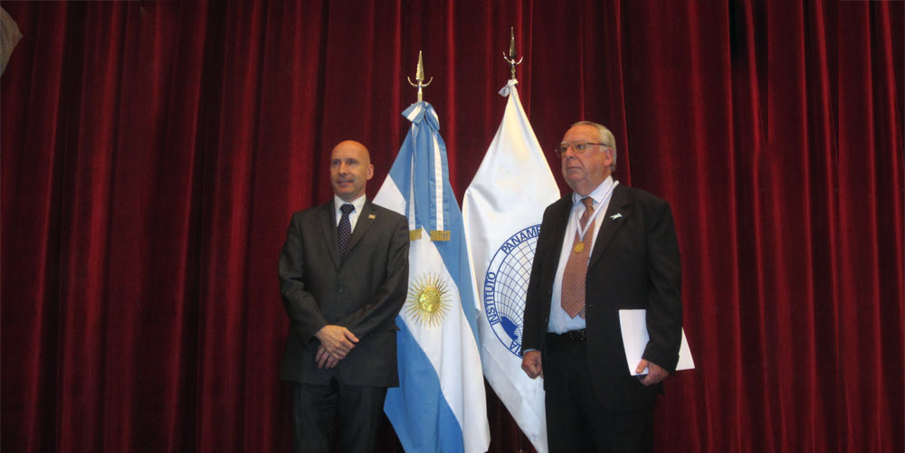 El Prof. Héctor Oscar José Pena fue el homenajeado por contribuir al desarrollo del Instituto Panamericano de Geografía e Historia (IPGH) y al panamericanismo desde 1961.
